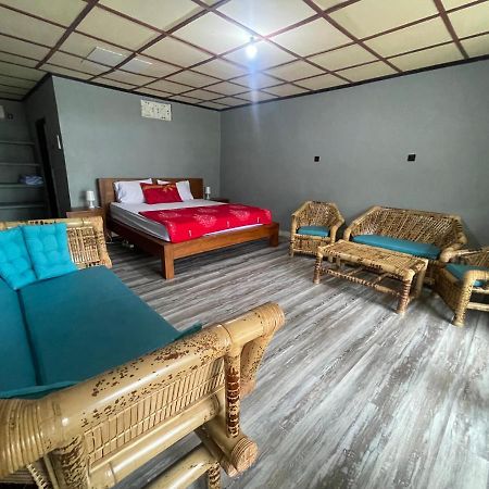 Supersuck Hotel Maluk المظهر الخارجي الصورة