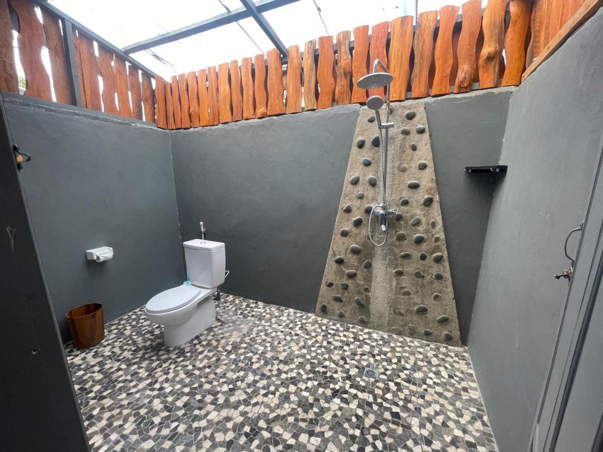 Supersuck Hotel Maluk المظهر الخارجي الصورة