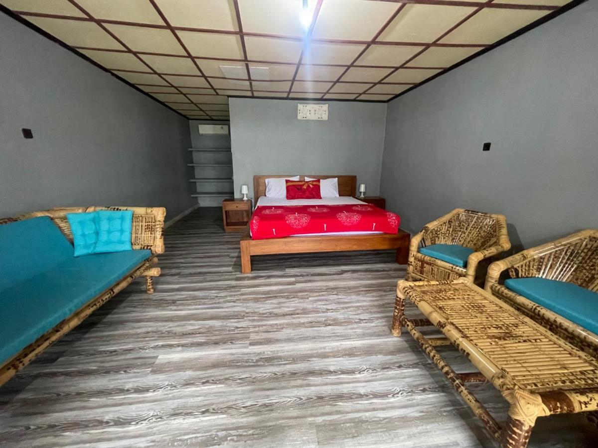 Supersuck Hotel Maluk المظهر الخارجي الصورة